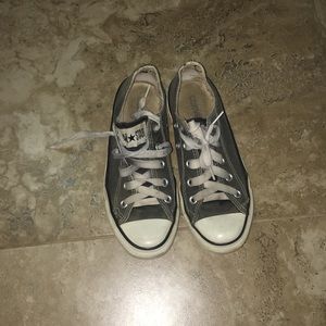 black low top converse